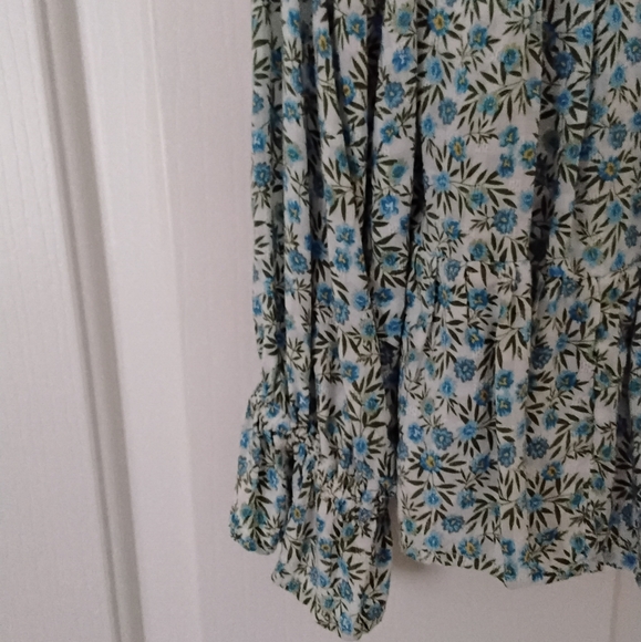 Ladies Ruffled Blouse - Picture 8 of 11